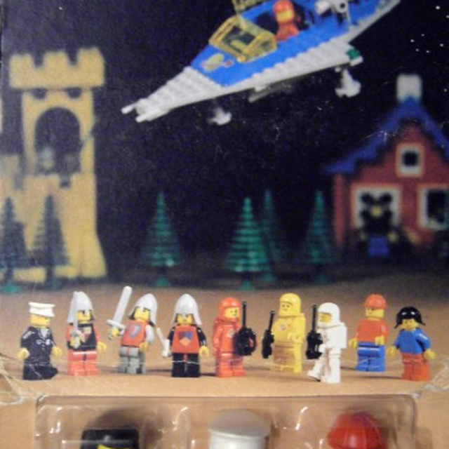 0011-2 Town Mini-Figures