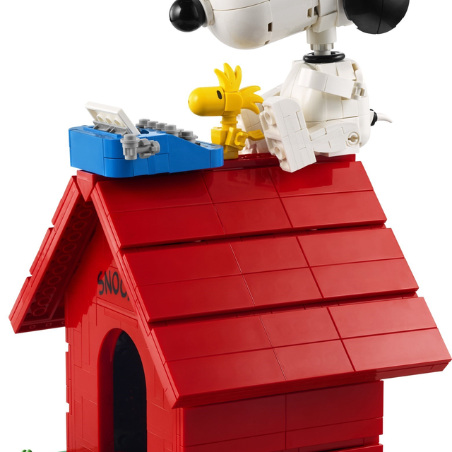 21368-1 Peanuts: Snoopy's Doghouse
