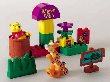 2983-1 Pooh and Tigger Play Hide and Seek