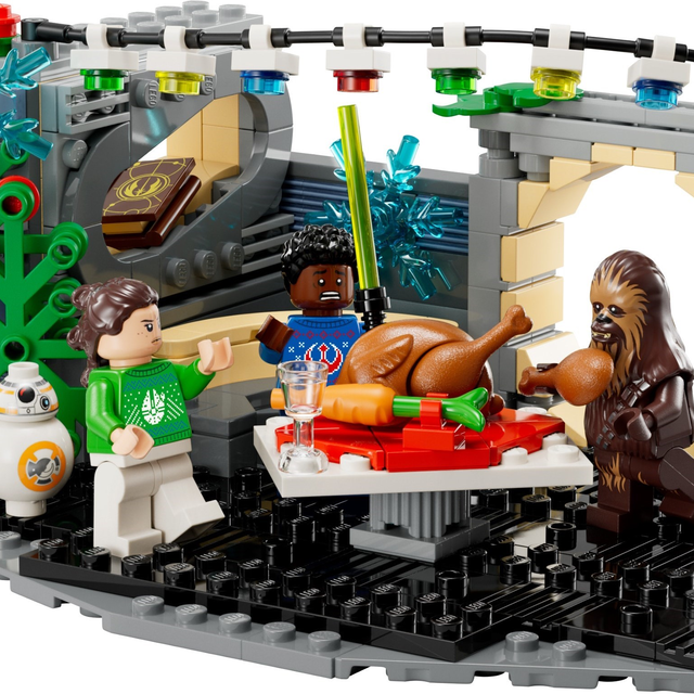 40658-1 Millennium Falcon Holiday Diorama