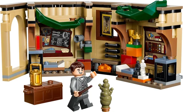 40770-1 Hogwarts Castle: Room of Requirement