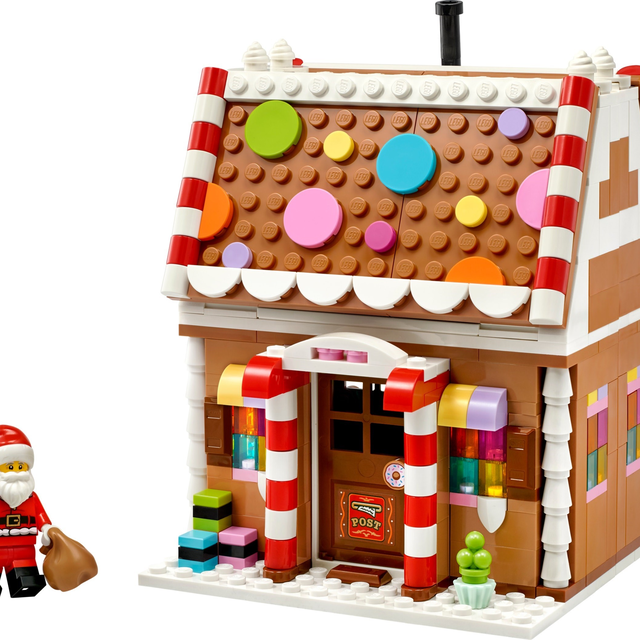 40809-1 Festive Gingerbread House