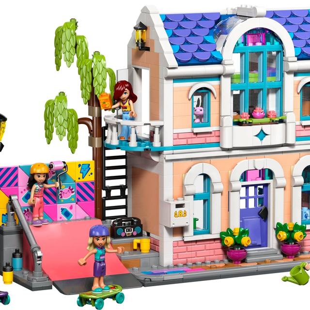 42687-1 Liann's Family House