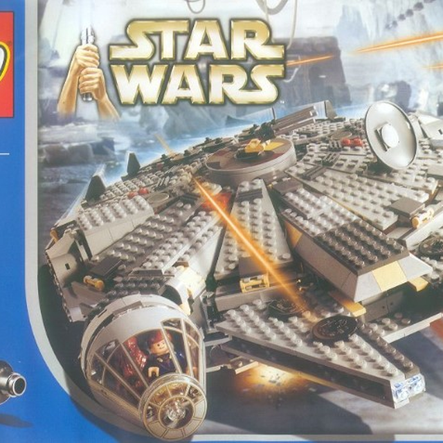 4504-1 Millennium Falcon (Blue Box Version)