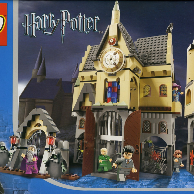 4757-1 Hogwarts Castle