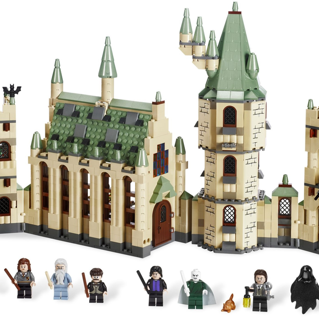 4842-1 Hogwarts Castle