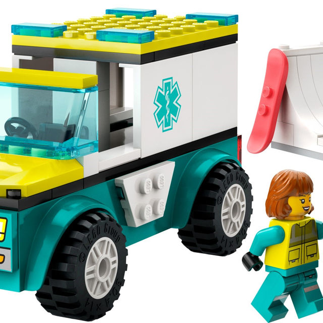60403-1 Emergency Ambulance and Snowboarder