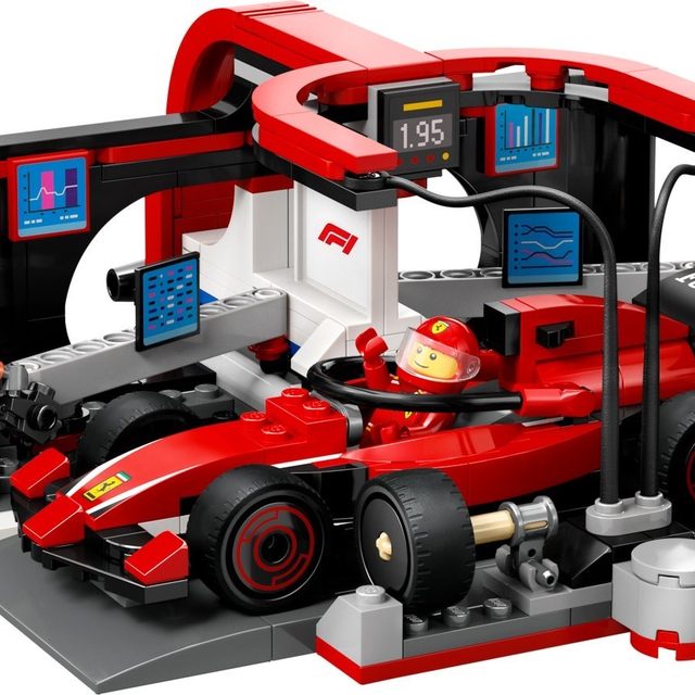 60443-1 F1 Pit Stop & Pit Crew with Ferrari Car