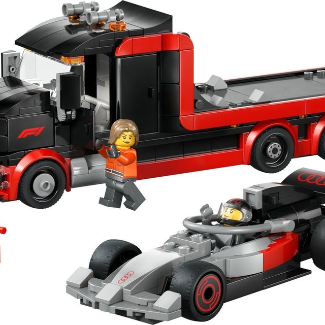 60493-1 F1 Display Truck with Audi F1 Race Car