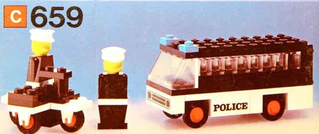 659-1 Police Patrol with Policemen