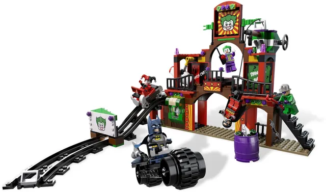 6857-1 The Dynamic Duo Funhouse Escape