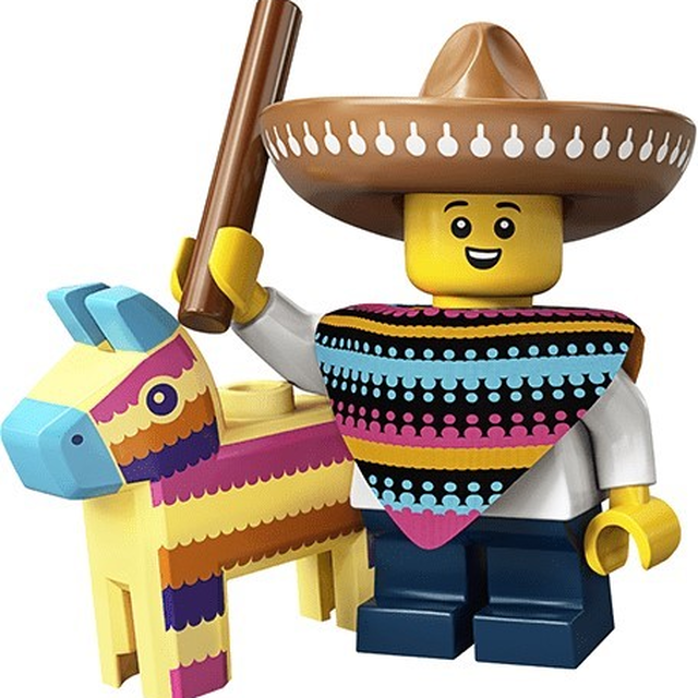 71027-1 Piñata Boy