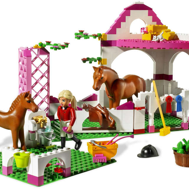 7585-1 Horse Stable
