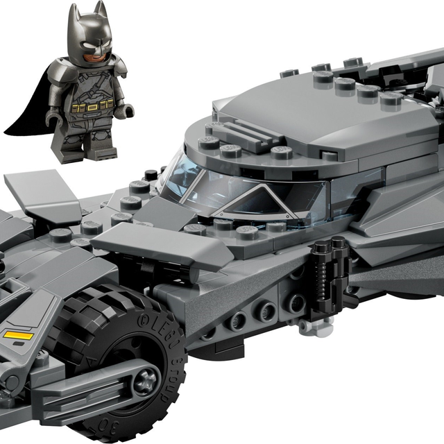 76331-1 Batman v Superman Batmobile