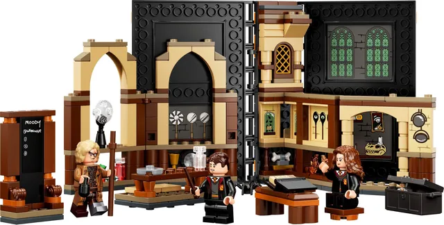76397-1 Hogwarts Moment: Defence Against the Dark Arts Class