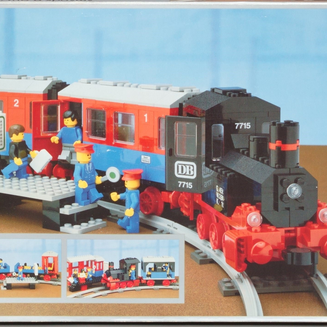 7715-1 Push-Along Passenger Steam Train