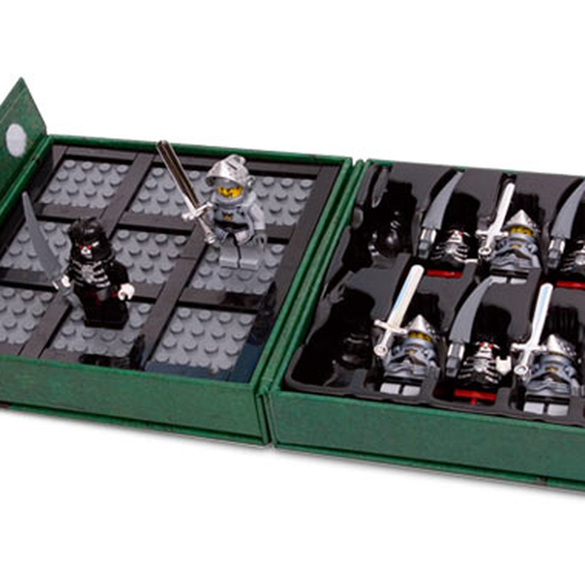 852132-1 Castle Tic Tac Toe