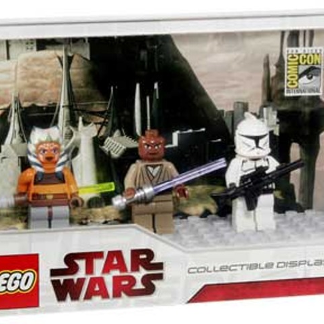 COMCON004-1 Collectible Display Set 1