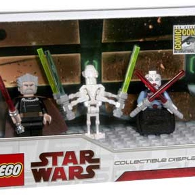 COMCON006-1 Collectible Display Set 4