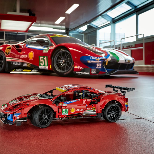 Technic - 42125: Ferrari 488 GTE “AF Corse #51”