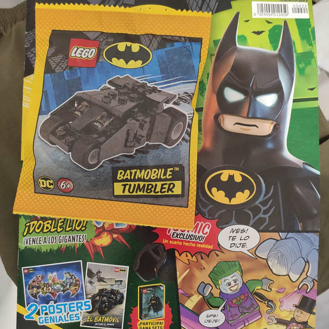 Check out this LEGO Batmobile Tumbler polybag