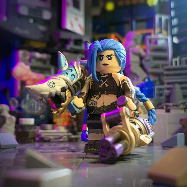 Minifigs of Jinx and Vi from Arcane